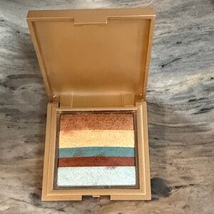 Victoria's Secret Earthy Tones Eyeshadow Palette